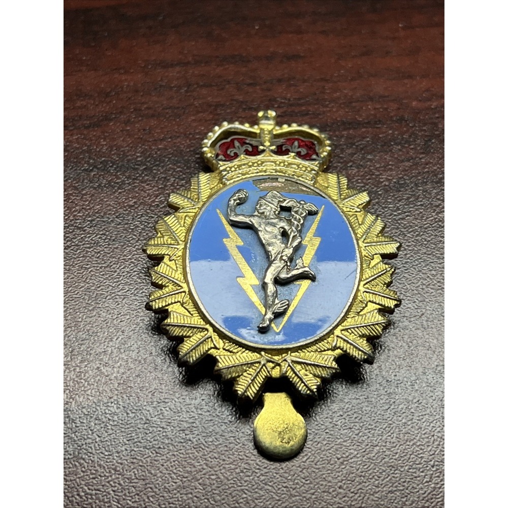 Canadian Forces Signals Communications Branch Cap‎ Badge